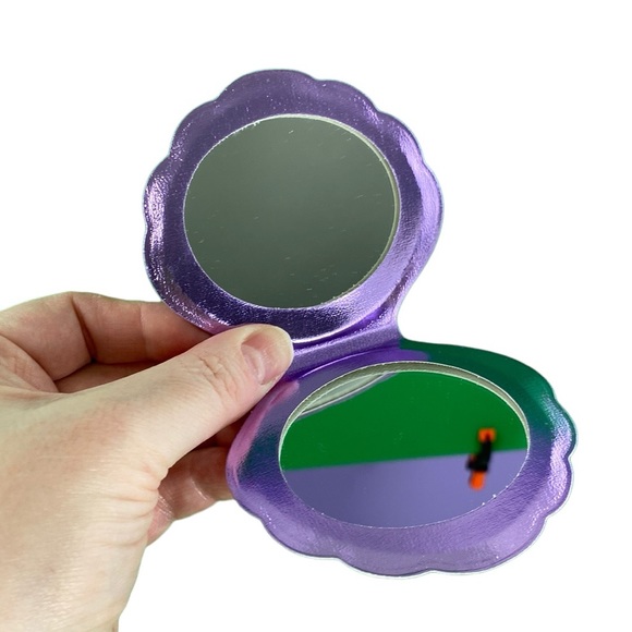 Purple Holographic Sea Shell Compact Mirror - Picture 7 of 15